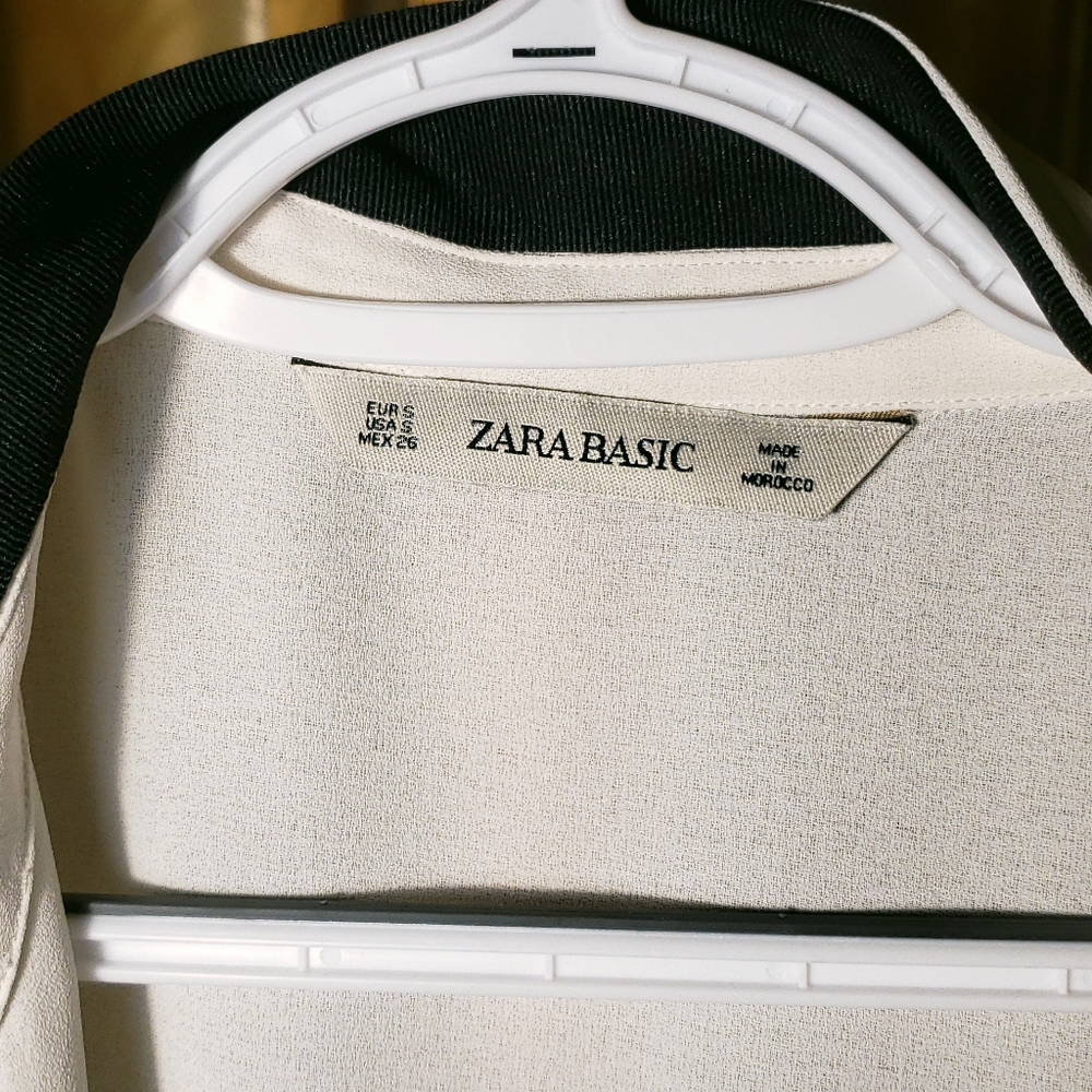 Zara Basic Cream-White Button-Up Small - image 2